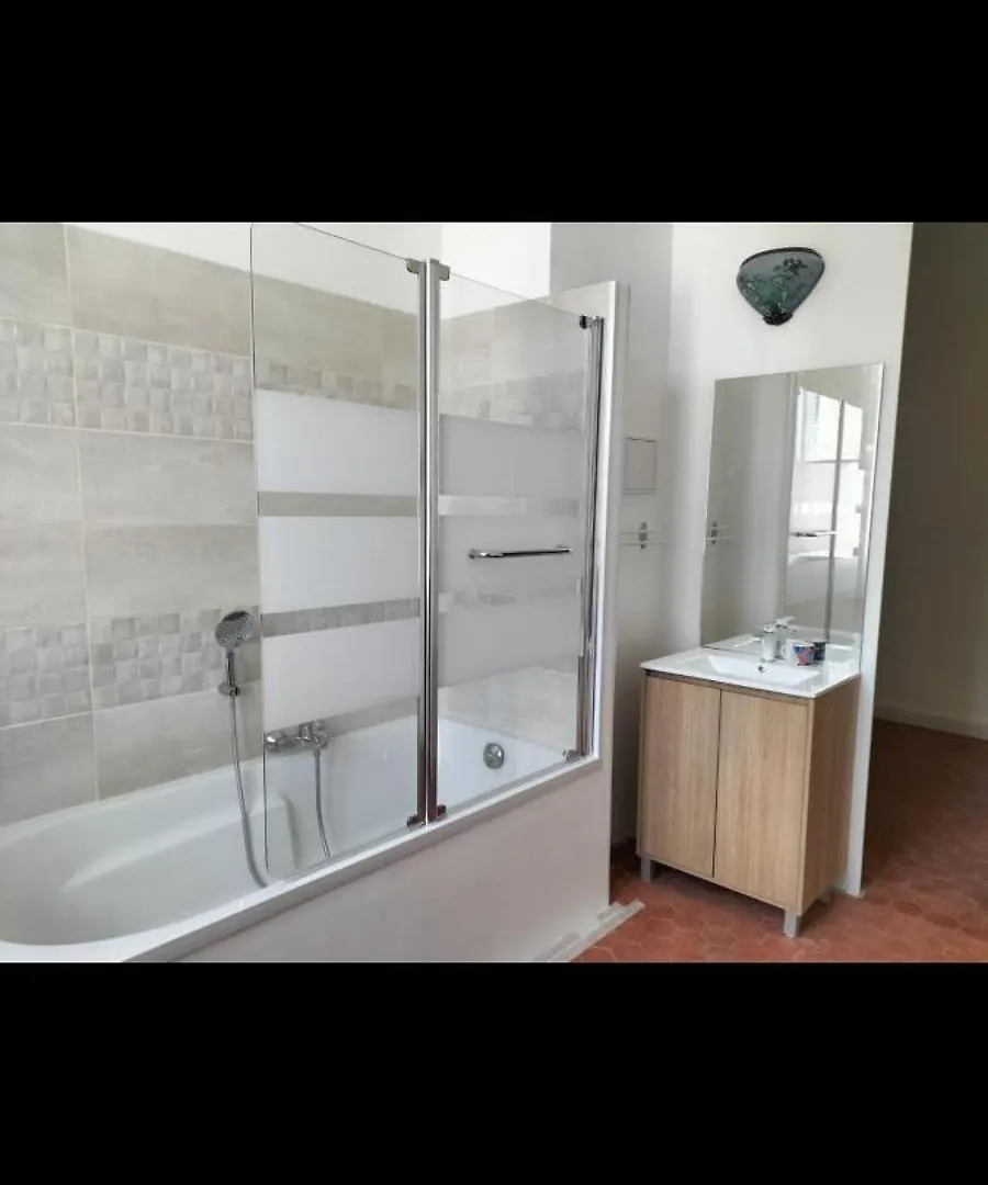 Appartement Chic Haussmanien Collobrieres Apartment
